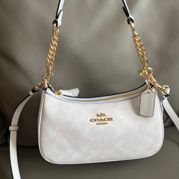 Coach Handbags - Coach Teri Shoulder Bag In Signature Canvas CA548